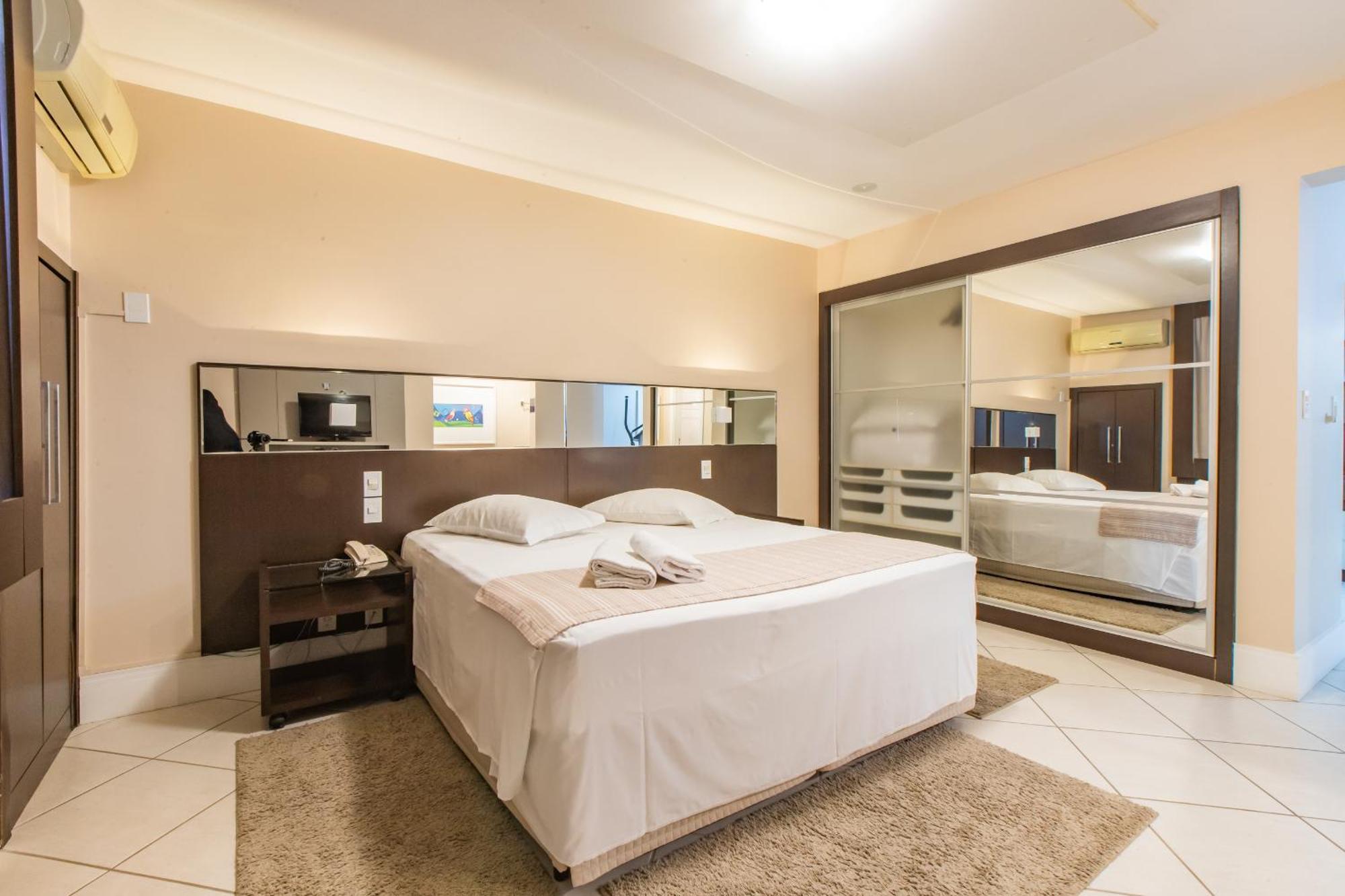 Delupo Hotel - Livin Studios Criciuma  Kültér fotó